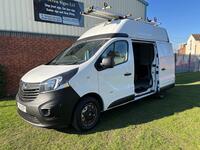 VAUXHALL VIVARO