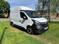 VAUXHALL VIVARO