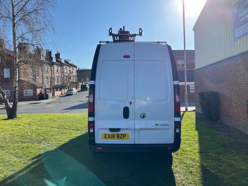 VAUXHALL VIVARO