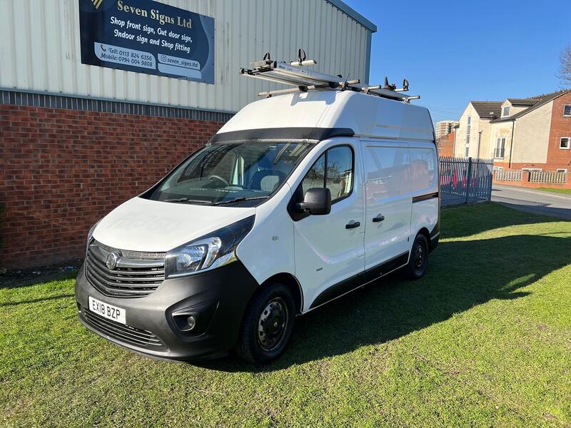 VAUXHALL VIVARO